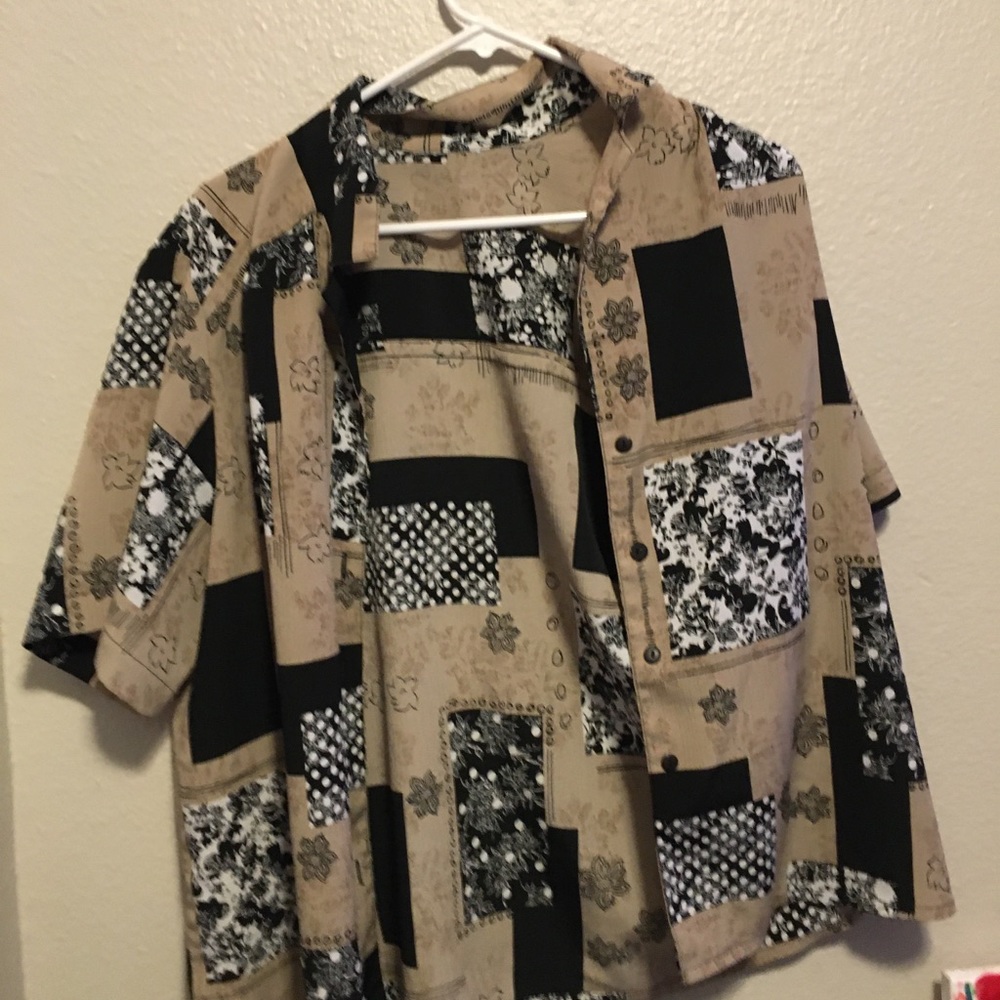 Short sleeved button up